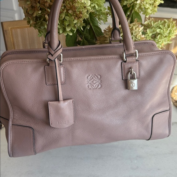 Loewe Pink Leather Briefcase with Elegant Design - Picture 11 of 11